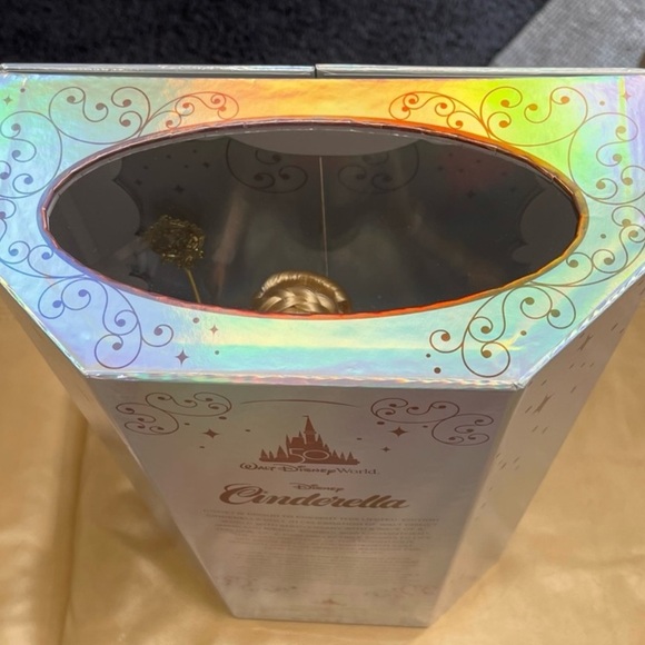 Disney Princess Cinderella Doll with Gold and White Gown. Collectable, retired - Picture 12 of 12